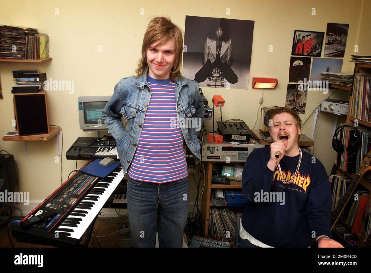 Le duo pop danois Junior Senior a reçu de bonnes critiques dans la presse étrangère, en particulier en Angleterre pour leur premier album 'd-d-Don't Don't Stop the Beat'. Banque D'Images