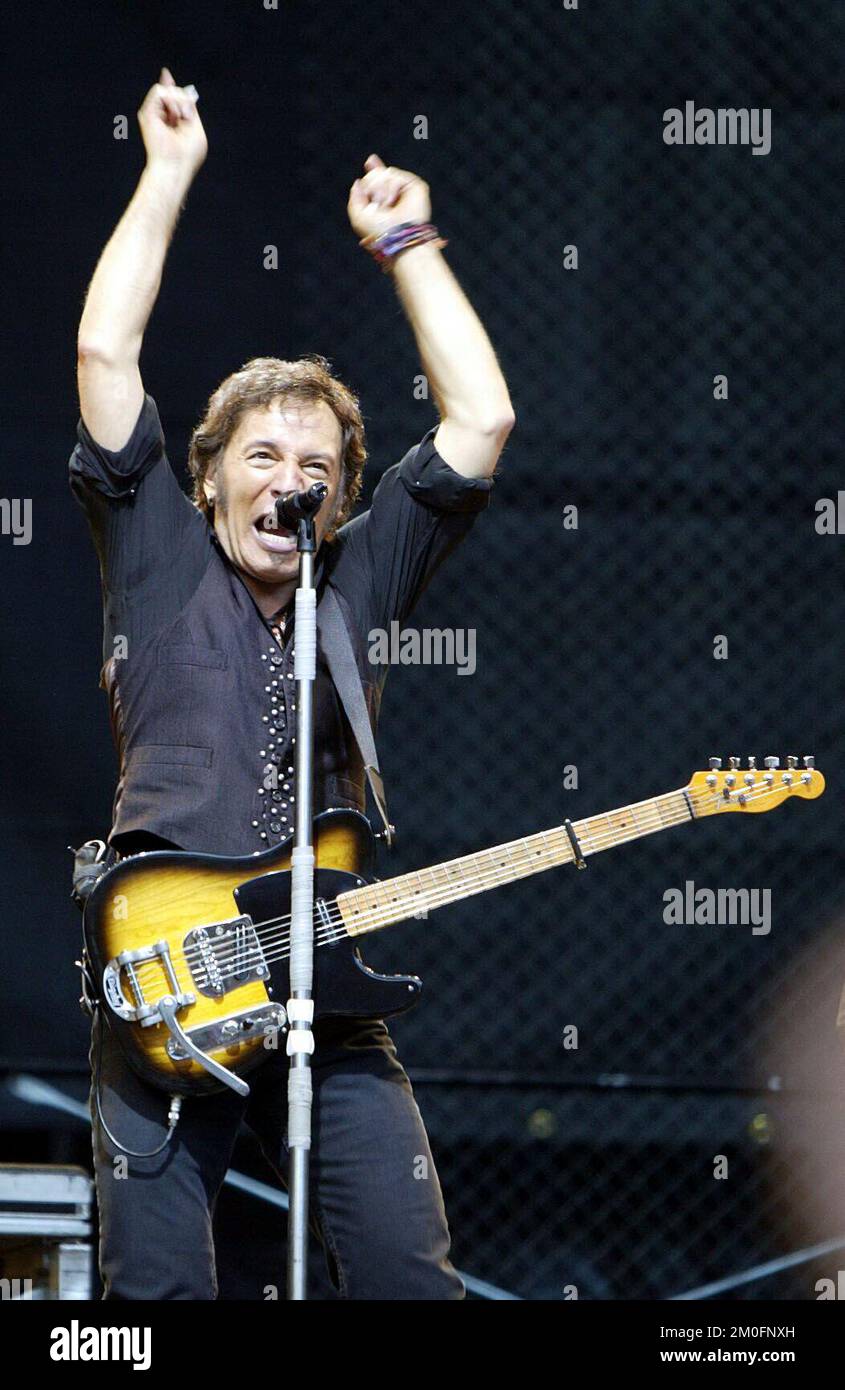 Bruce Springsteen et le groupe E Street ont joué dans 'Parken' samedi soir. Le concert était complet, et le patron et son groupe n'ont laissé tomber personne, ils ont joué pendant trois heures. Banque D'Images