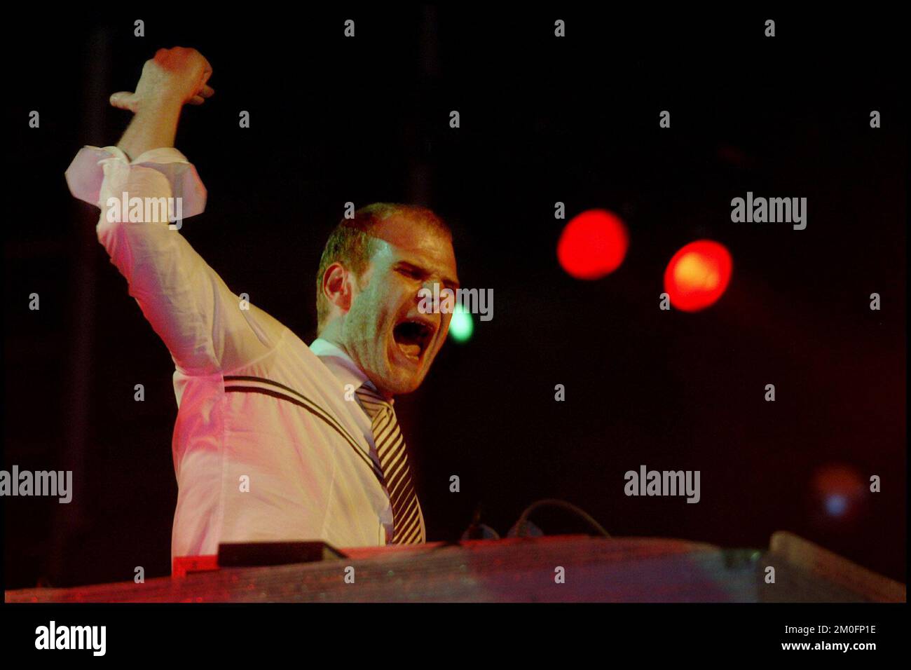 Junkie XL sur scène lors du Festival de Roskilde 2003. Banque D'Images