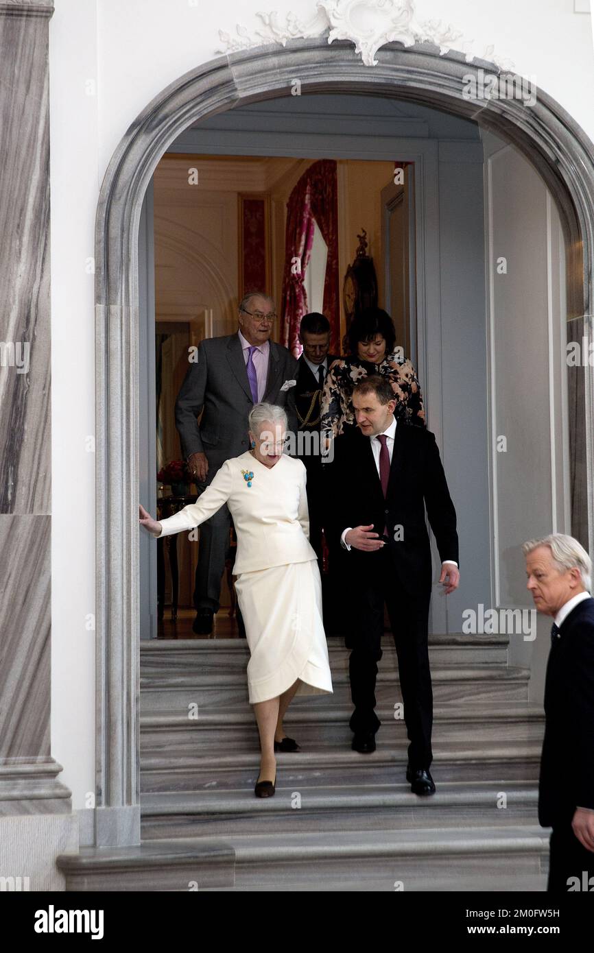 Le Prince Consort Henrik et la reine Margrethe accueillent le président Guoni Th. Johannesson et la première Dame Eliza Jean Reid d'Islande à l'occasion d'une visite officielle d'État à Amalienborg, au Danemark Banque D'Images