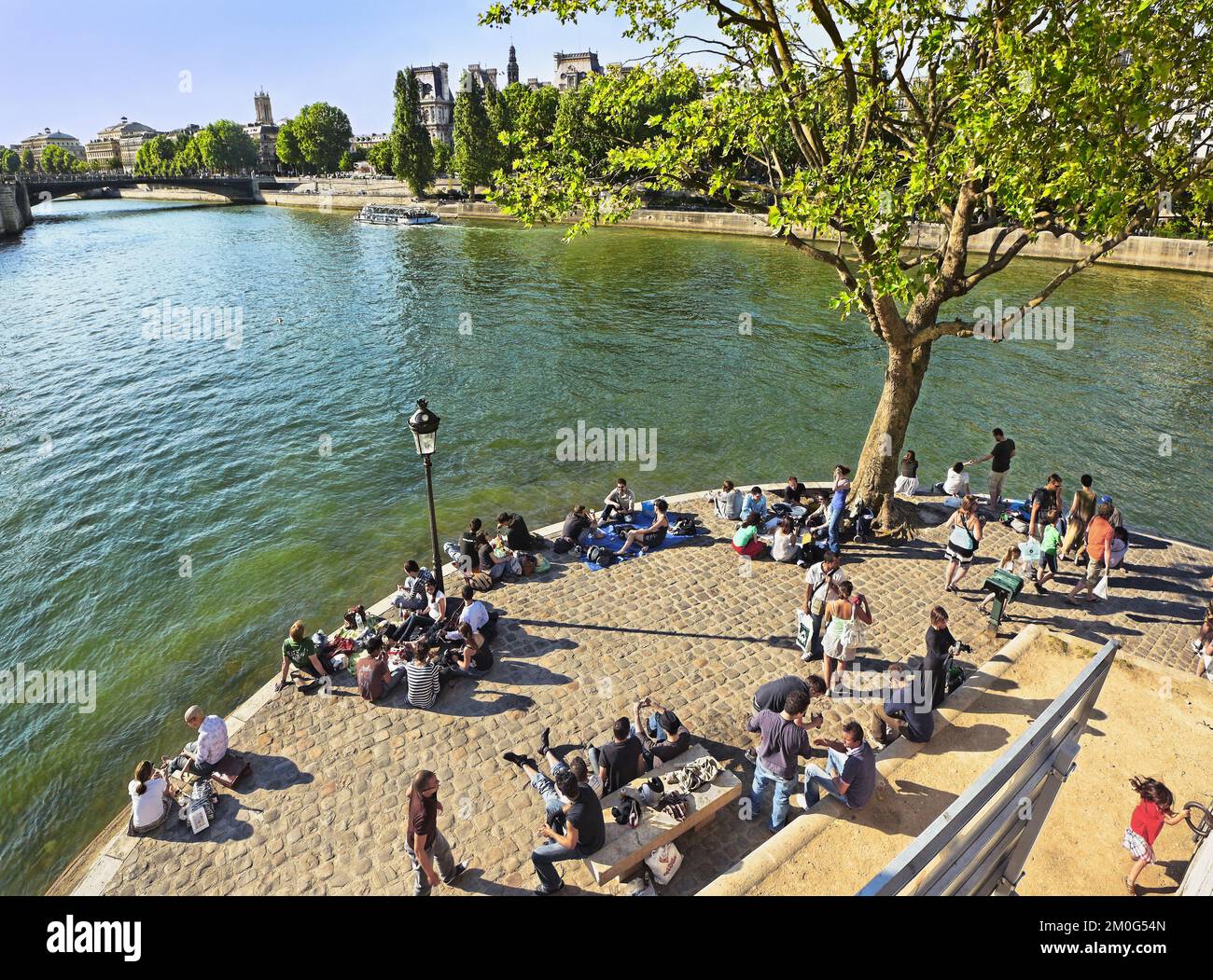 France. Paris (75) les rives de la Seine. Quai Bourbon Banque D'Images