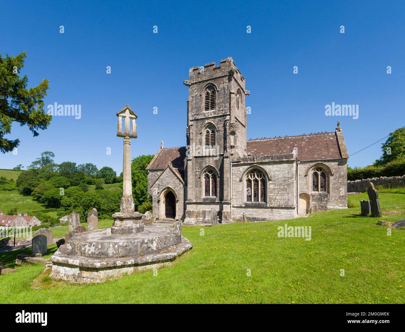 L'église Saint-Michel et tous les Anges dans le village de Butcombe, Somerset Nord, Angleterre. Banque D'Images