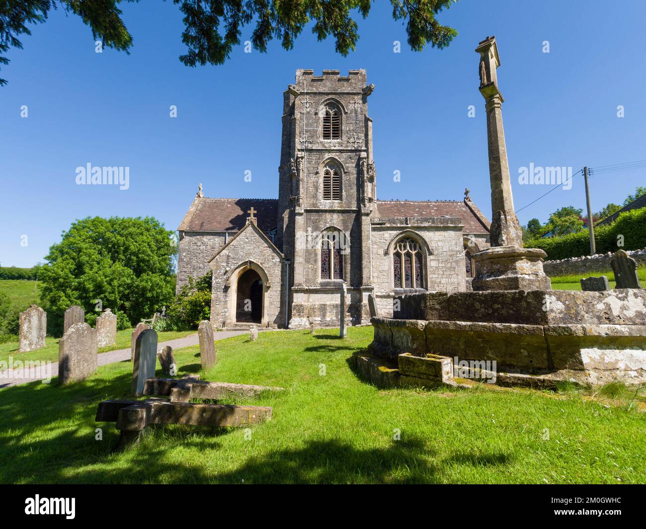 L'église Saint-Michel et tous les Anges dans le village de Butcombe, Somerset Nord, Angleterre. Banque D'Images
