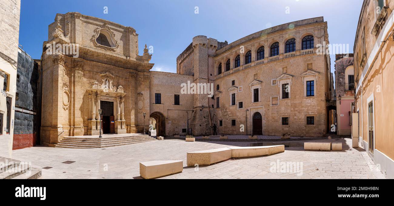 Piazza Don Tonino Bello Altamura Don tonino Banque de photographies et d’images à haute résolution - Alamy