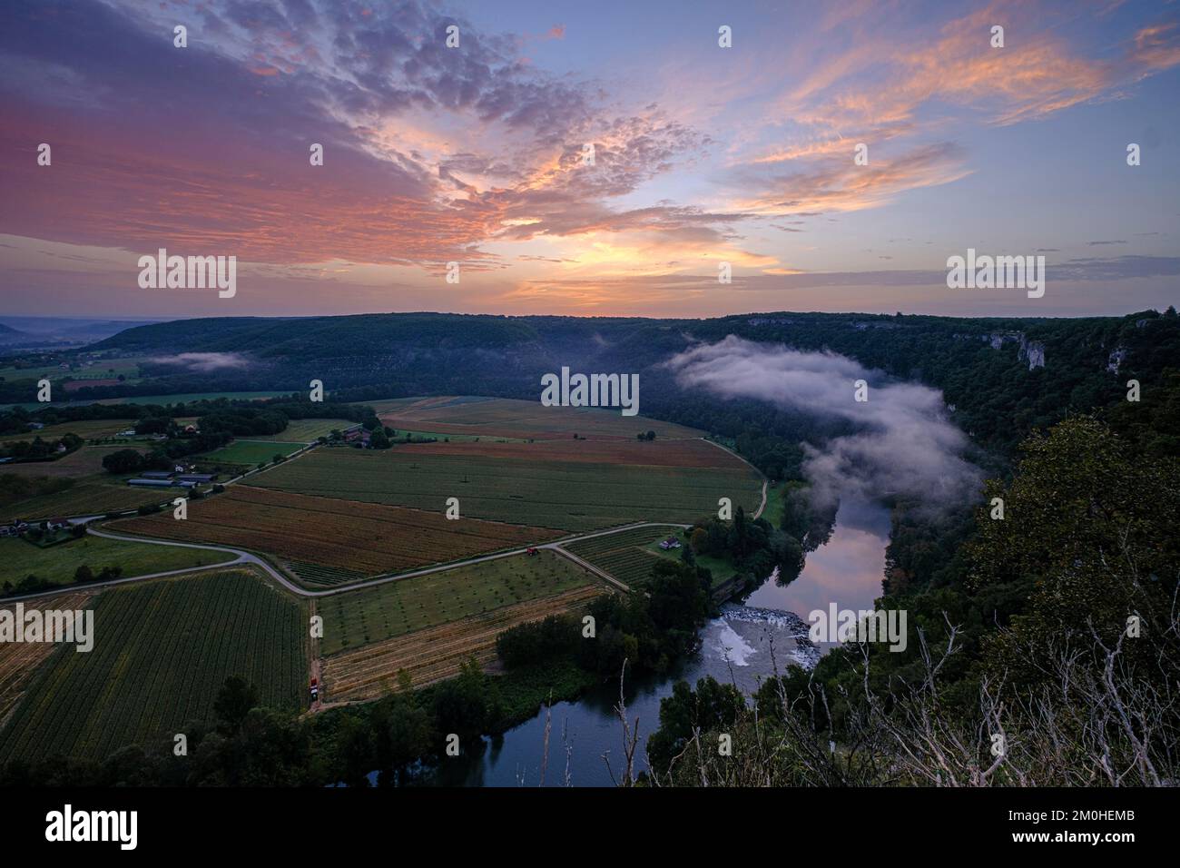 France, Lot, Quercy, Vallée du Lot, près de Saint-Cirq Lapopie, Le paysage de la Saut de la montagne Banque D'Images