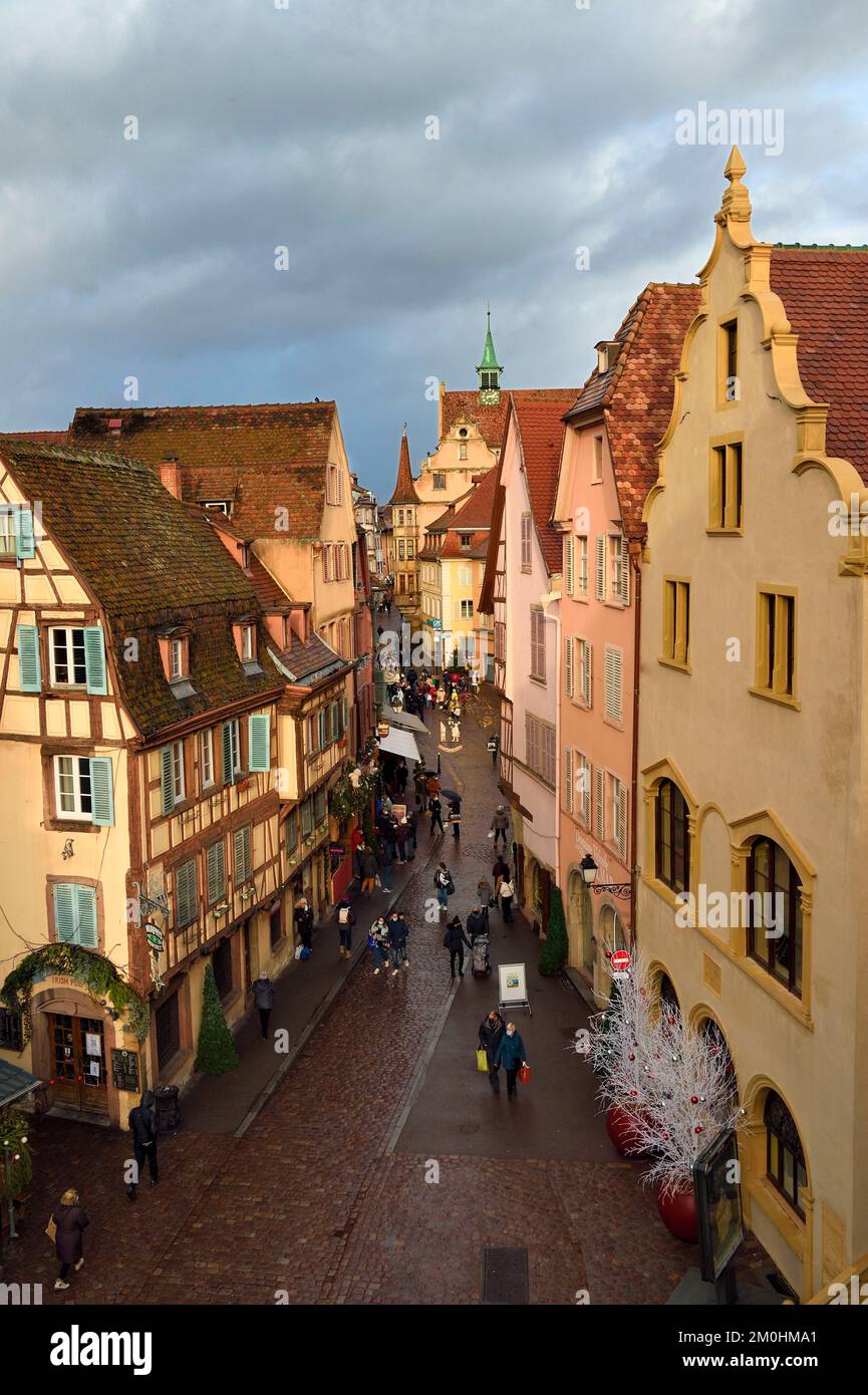 France, Haut Rhin, Colmar, maisons à pignons et maisons à ossature de ...