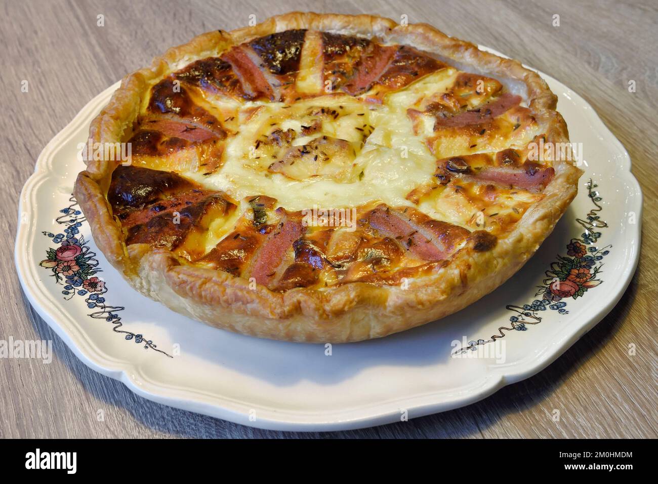 France, Bas-Rhin (67), Strasbourg, Munster et cumin quiche Banque D'Images