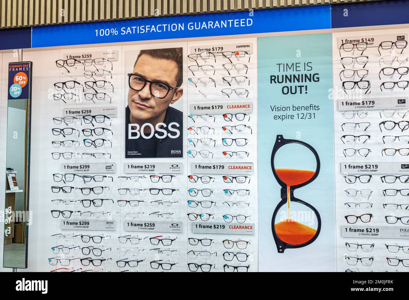 Miami Florida,Biscayne optique optométriste opticien lunettes,intérieur,magasins d'affaires magasins commerçants marché marchand m Banque D'Images