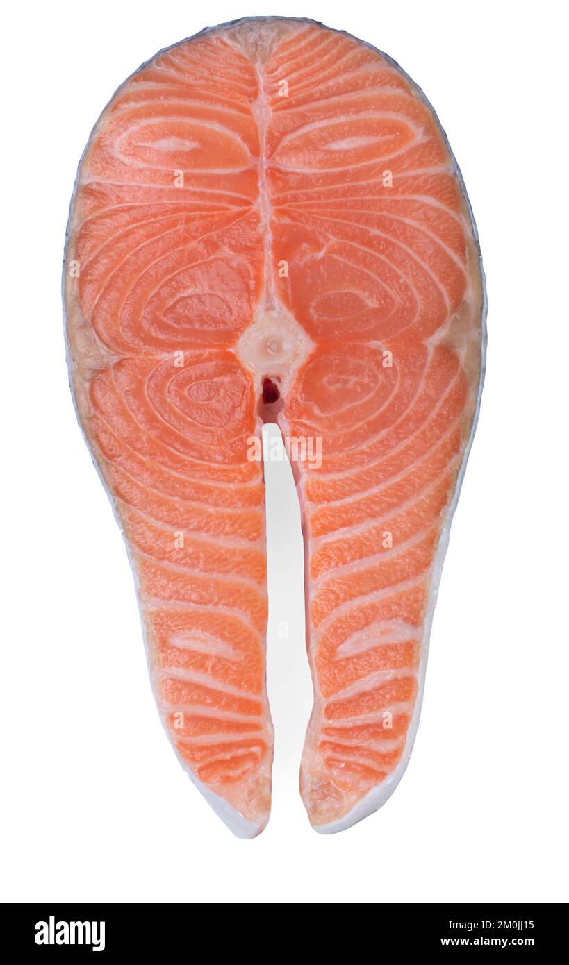 Vue sur le dessus du steak de saumon cru isolé sur le blanc. Banque D'Images