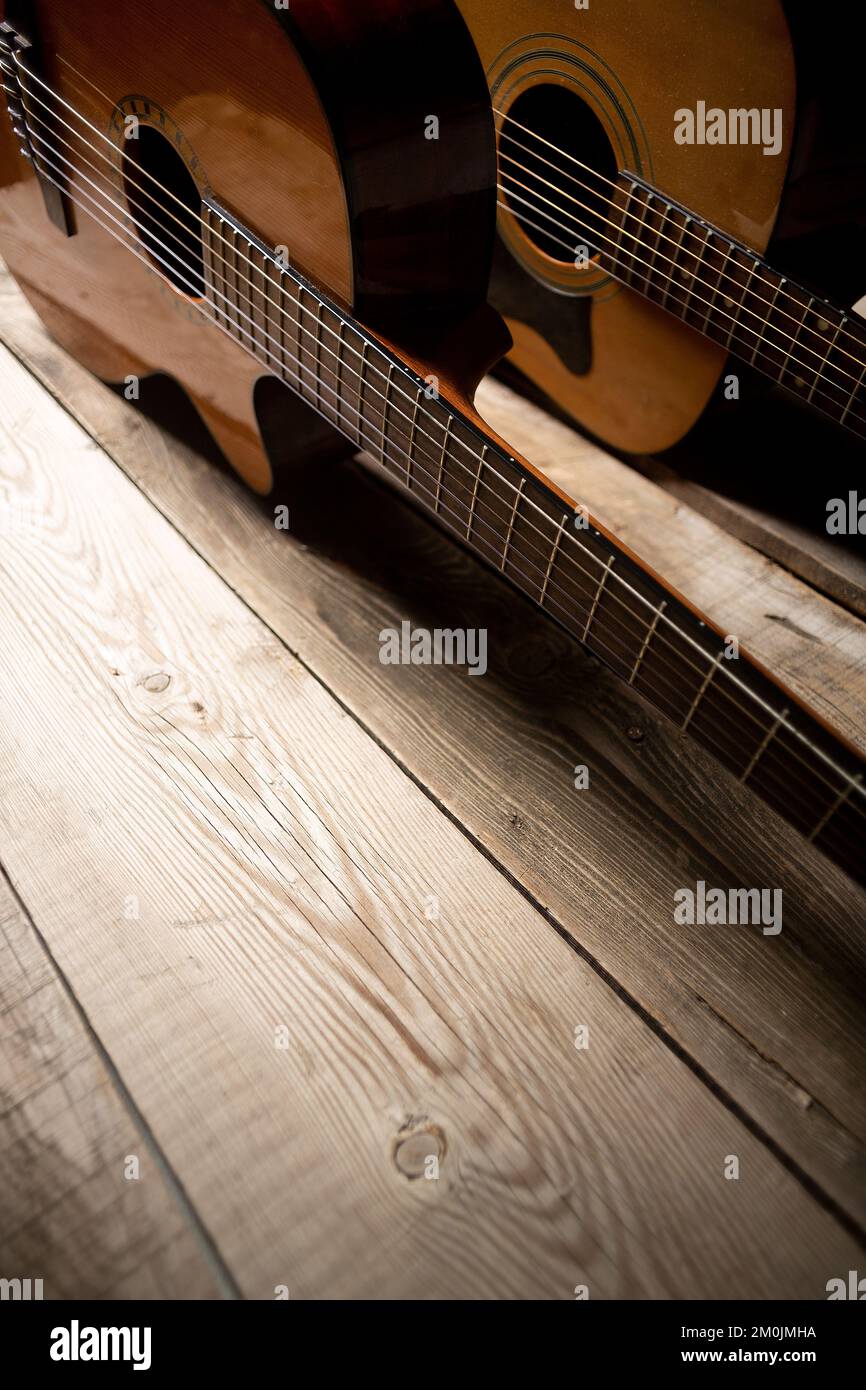 atelier de maintenance de guitare et guitares révisées Photo Stock - Alamy