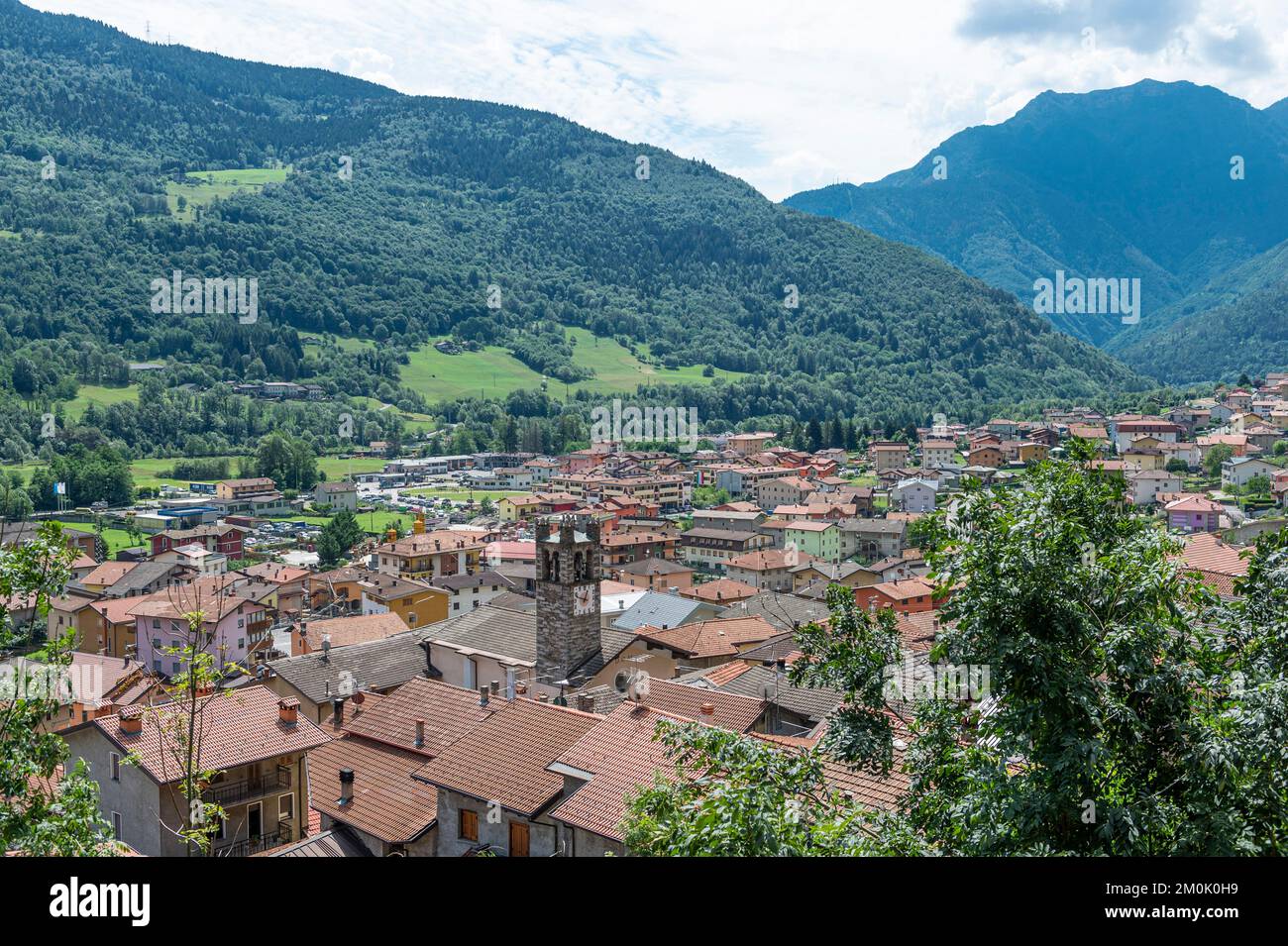 vue sur le village, malonno, italie Banque D'Images