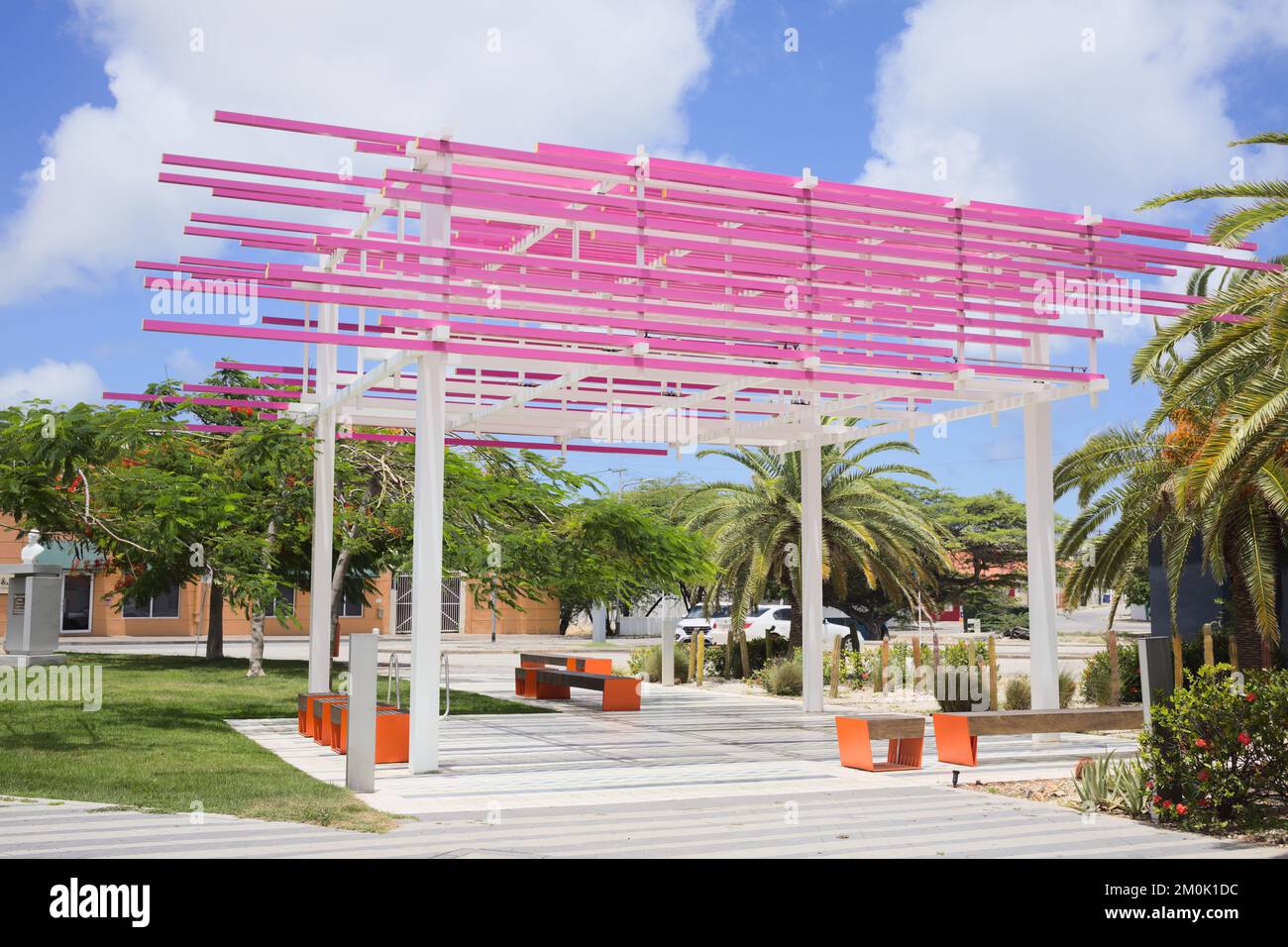 ORANJESTAD, ARUBA - 17 JUILLET 2022 : Parc Gerrit Rietveld le long de Wilhelminastraat, dans le centre-ville d'Oranjestad, sur l'île des Caraïbes d'Aruba Banque D'Images