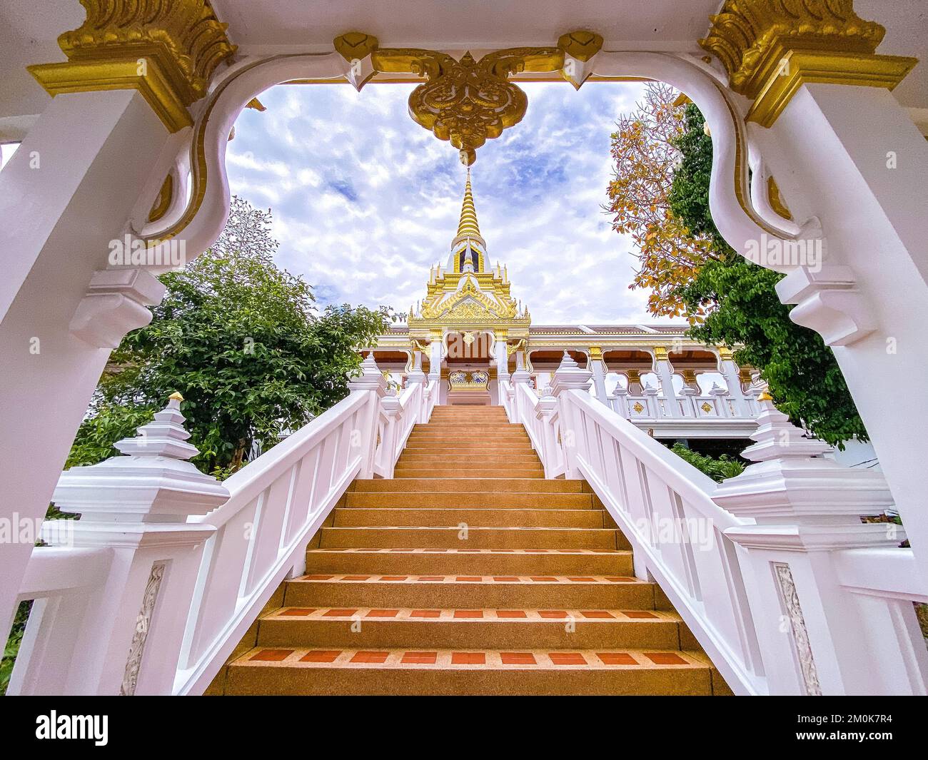 Temple Wat Laem Sak dans la province de Krabi, Thaïlande Banque D'Images