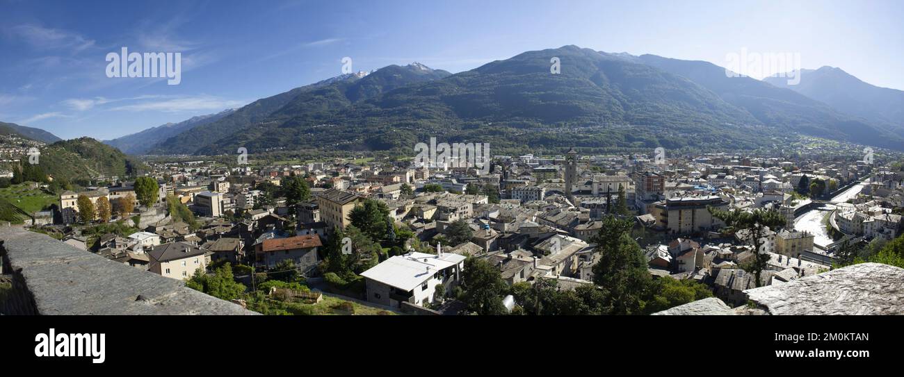 2021 14 octobre - Europe, Italie, Lombardie, Valtellina, vues sur la ville de Sondrio Banque D'Images
