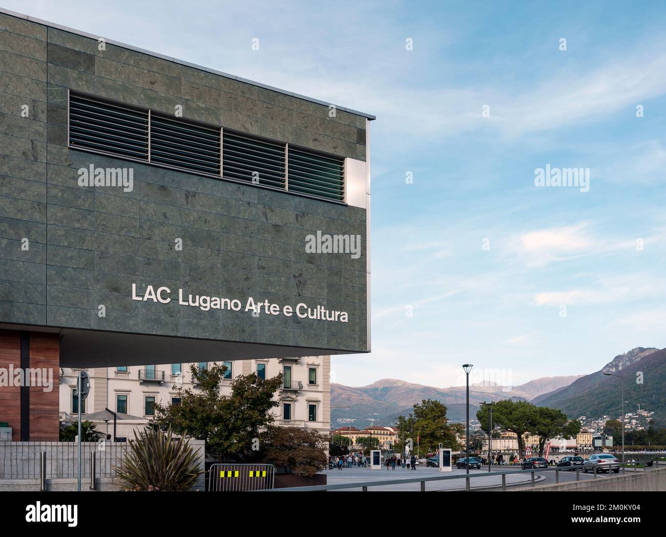 Vue extérieure du Musée lac ('Lugano Arte Cultura'), centre culturel polyfonctionnel dédié à la musique et aux arts visuels à Lugano, Suisse Banque D'Images