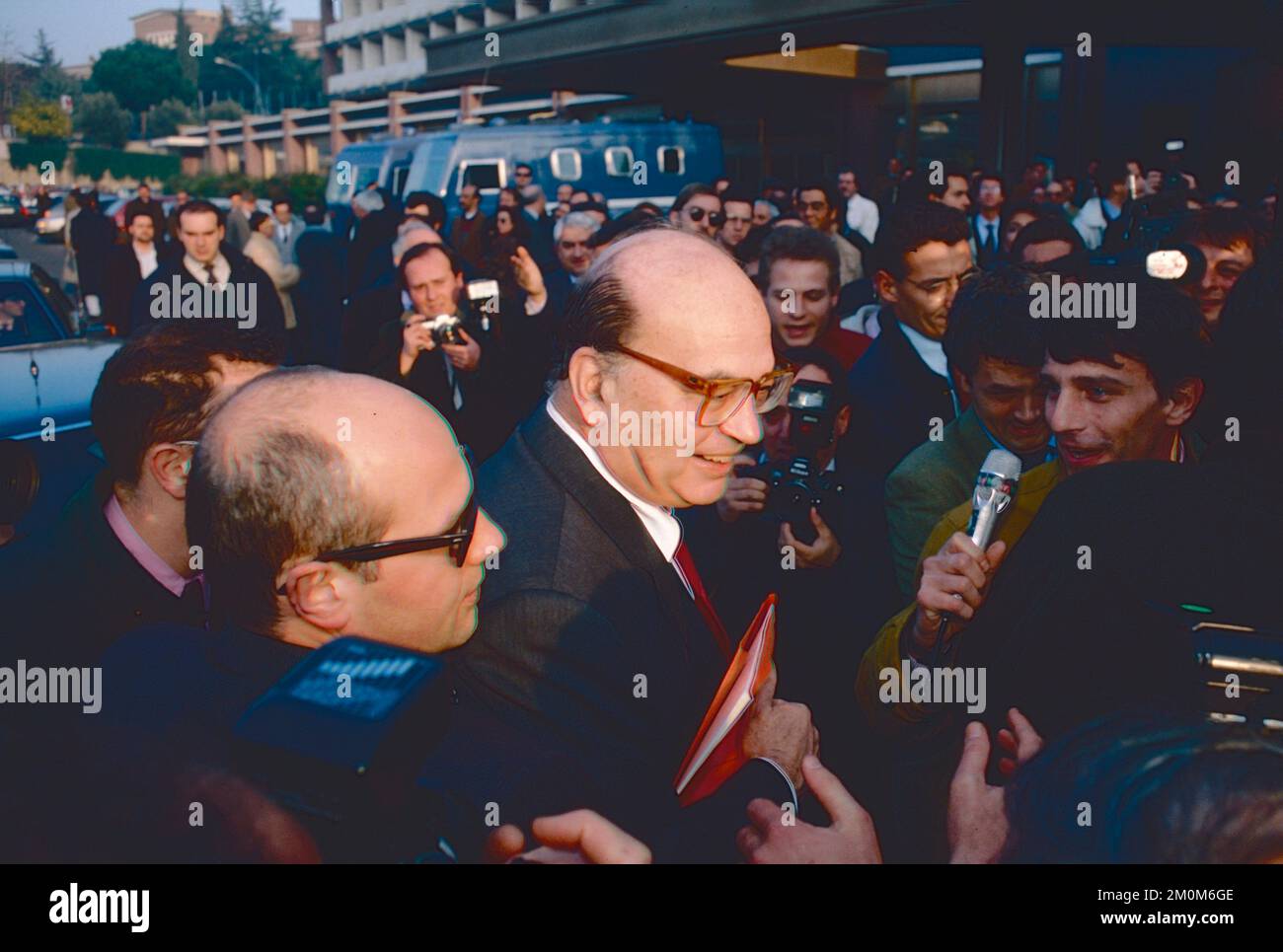 Homme politique italien et Premier ministre Bettino Craxi à l'Assemblée nationale du Parti socialiste, Italie 1993 Banque D'Images