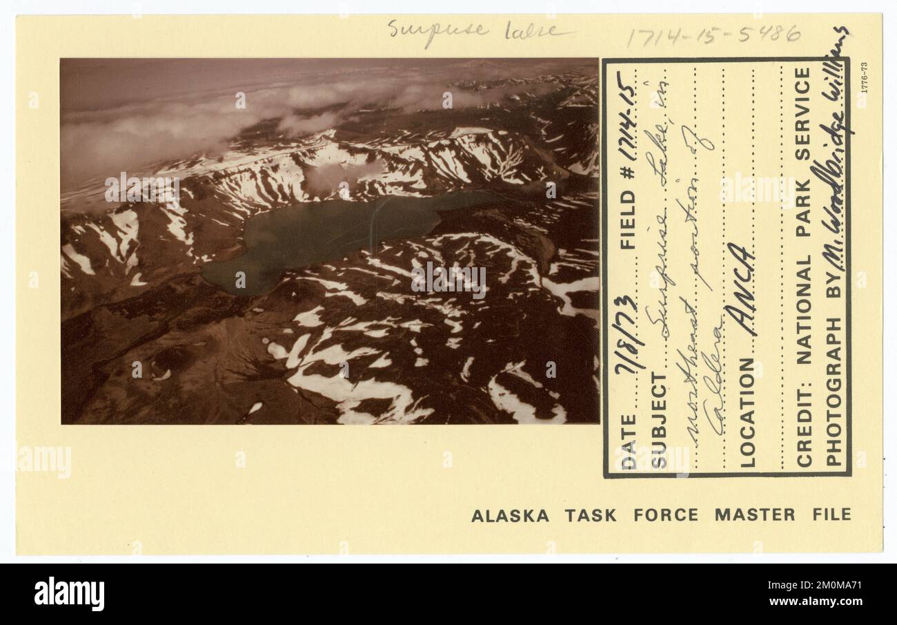 Lac surprise dans la partie nord-est de la caldeira. Photographies du Groupe de travail de l'Alaska Banque D'Images