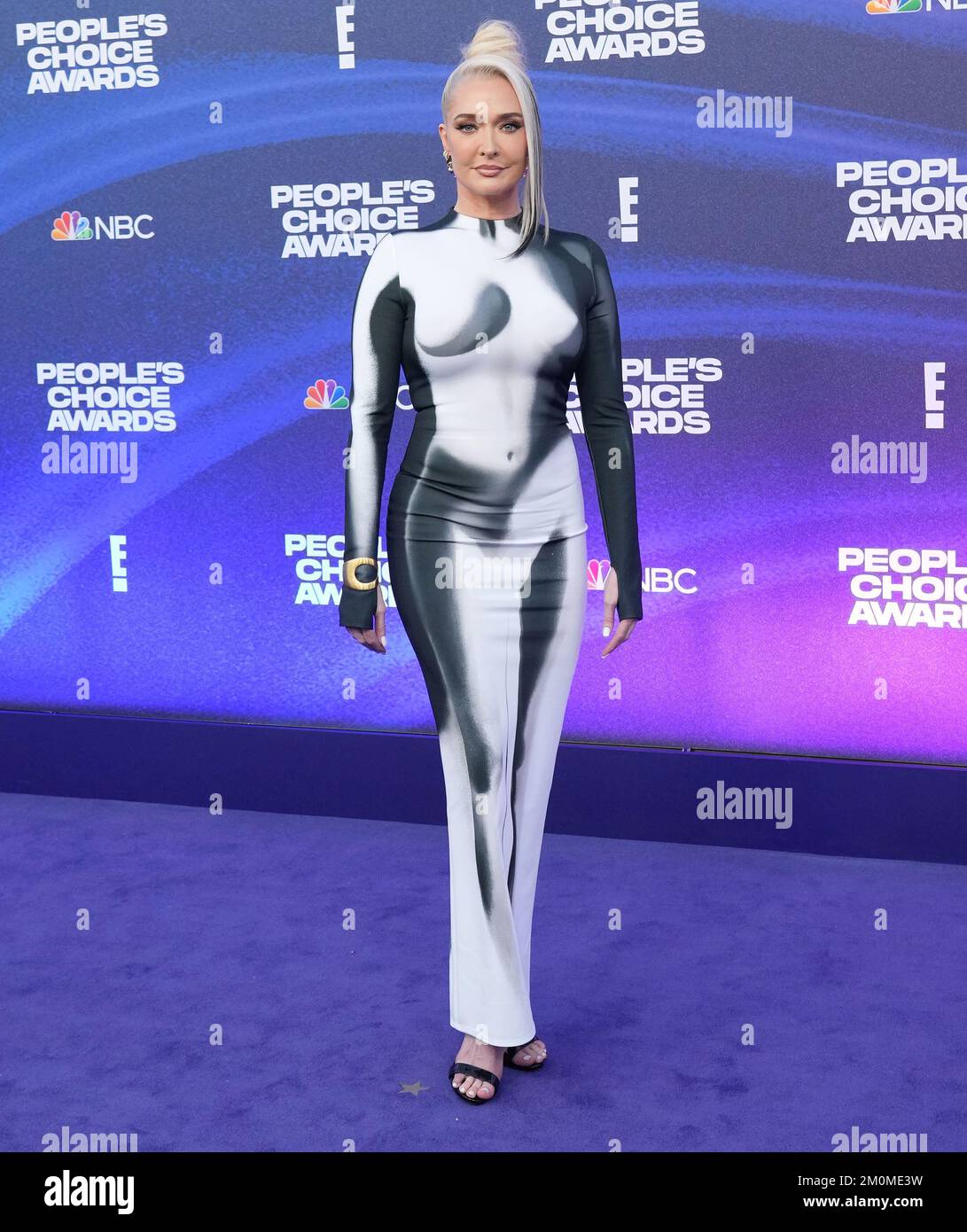 Los Angeles, États-Unis. 06th décembre 2022. Erika Jayne arrive aux 2022 People's Choice Awards qui se tiennent au Barker Hangar à Santa Monica, CA, mardi, ?6 décembre 2022. (Photo par Sthanlee B. Mirador/Sipa USA) crédit: SIPA USA/Alay Live News Banque D'Images