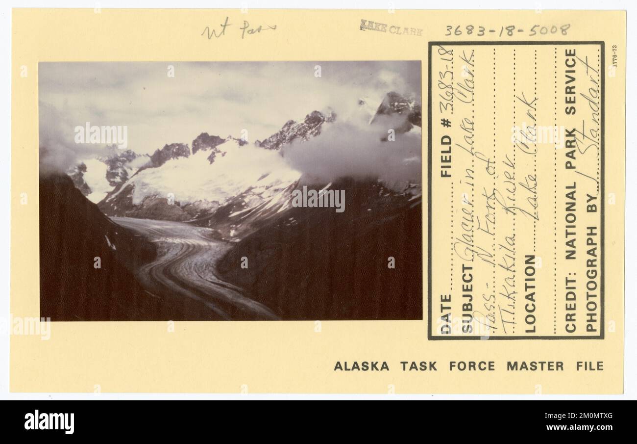 Glacier dans le col du lac Clark - fourche N de la rivière Tlikakila. Photographies du Groupe de travail de l'Alaska Banque D'Images