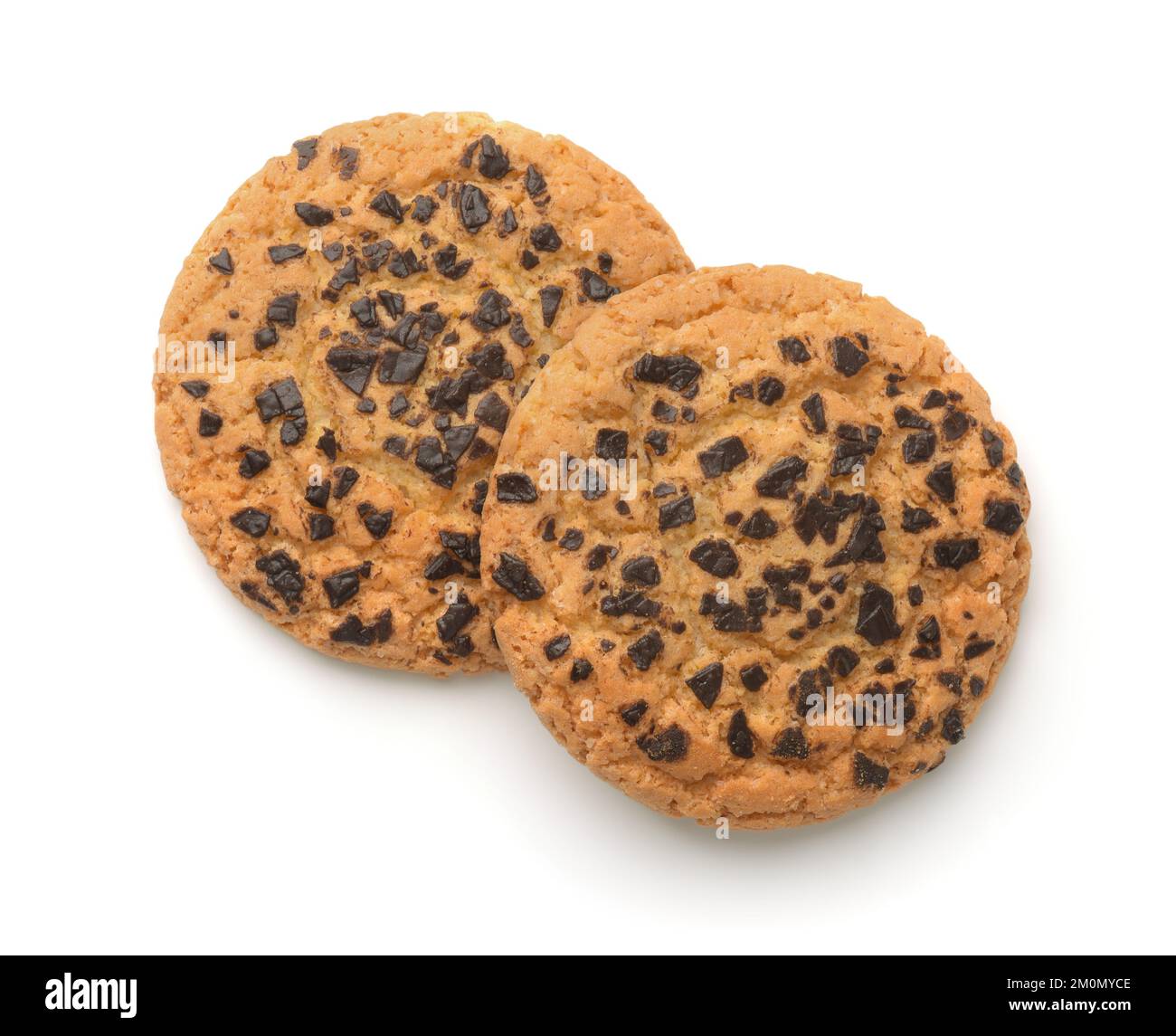 Vue de dessus de deux biscuits d'avoine aux pépites de chocolat isolés sur du blanc Banque D'Images