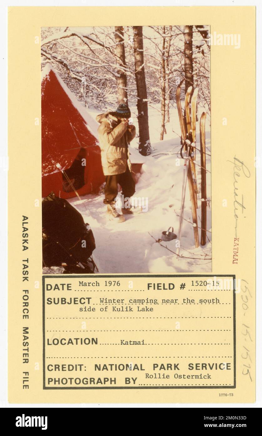 Camping d'hiver près du côté sud du lac Kulik. Photographies du Groupe de travail de l'Alaska Banque D'Images