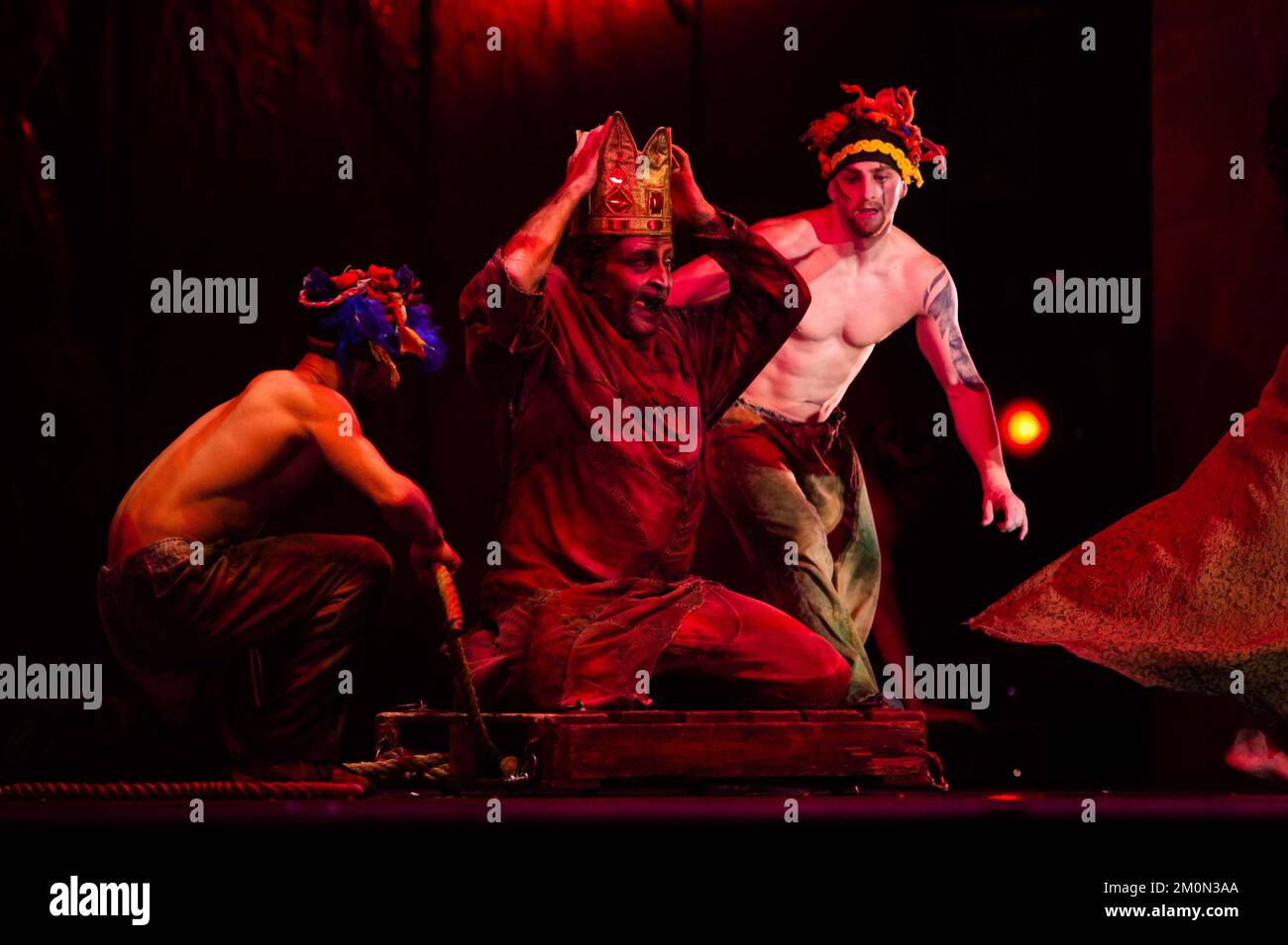 Gio di Tonno - Quasimodo pendant NOTRE DAME DE PARIS - il MUSICAL, Présentation à Eboli (sa), Italie, 26 novembre 2022 Banque D'Images