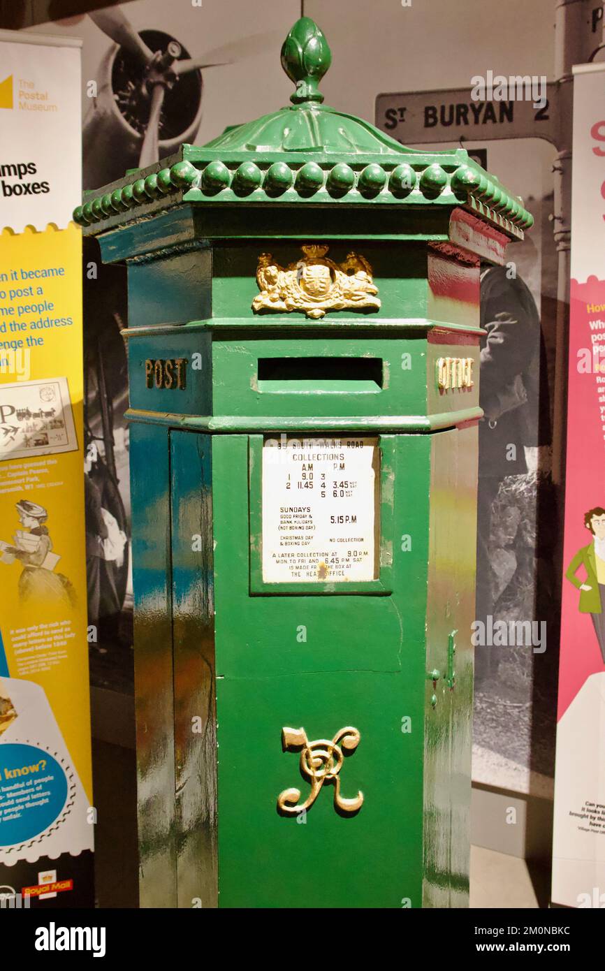 Penfold Queen Victoria Green Pillar Box 1872-79 Banque D'Images