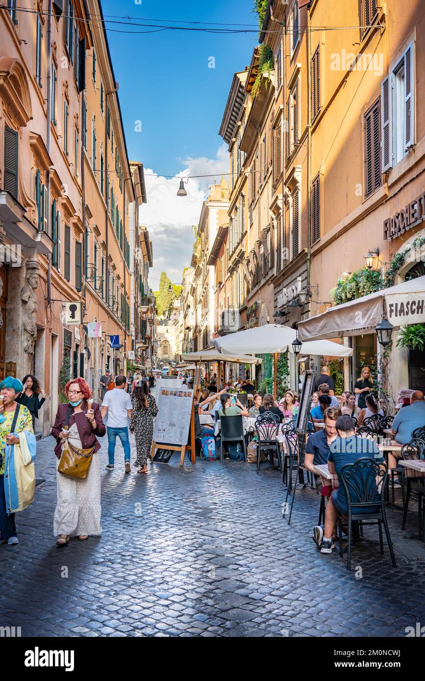 Rue commerçante à Rome Italie Banque D'Images