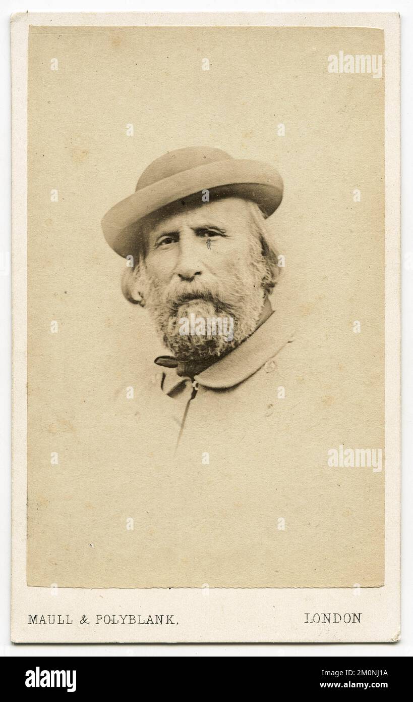 Portrait du général italien, homme politique et nationaliste Giuseppe Garibaldi (1807 - 1882), vers 1865. Photographie par Maull & Polyblank Banque D'Images