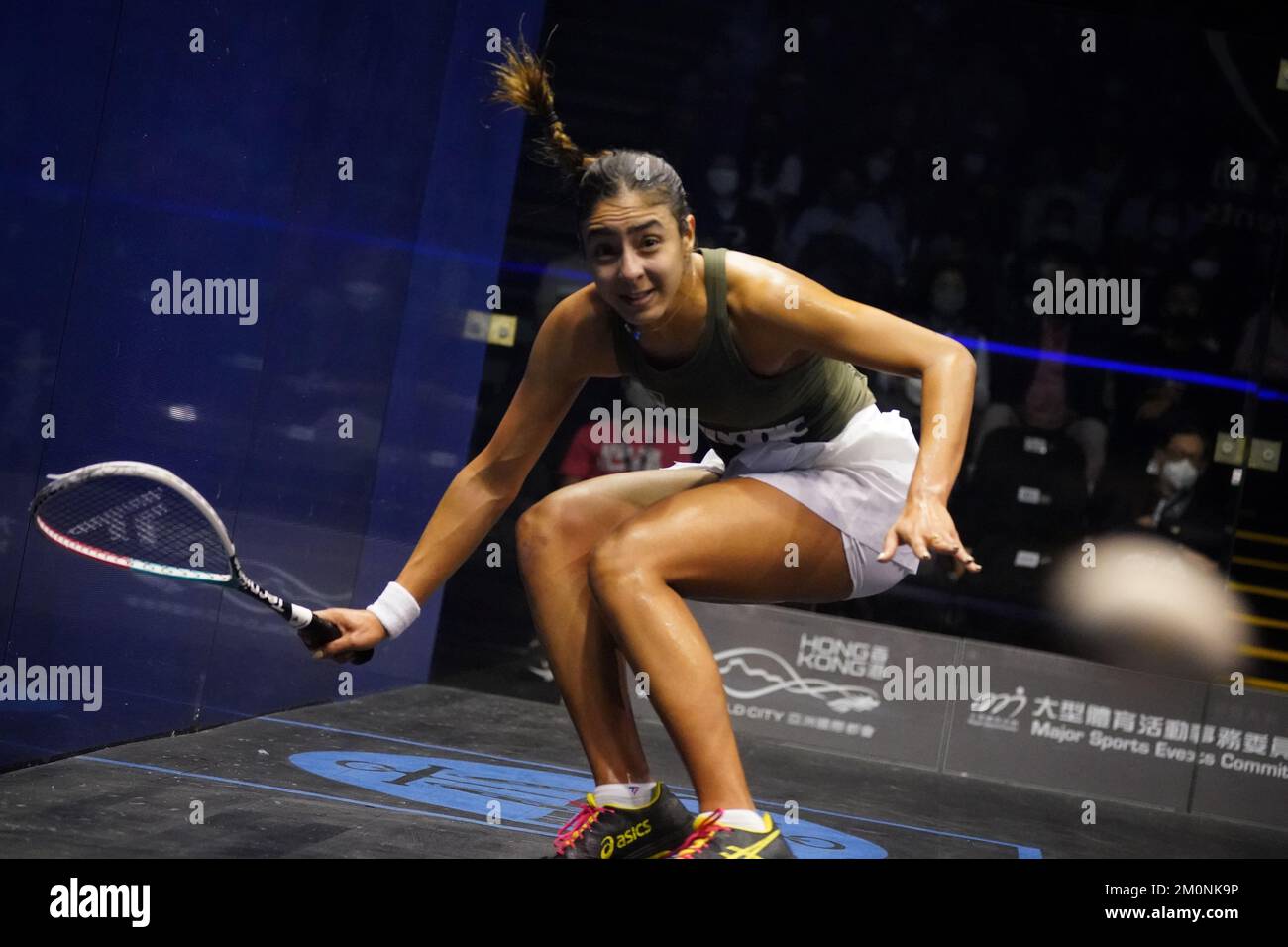 Hania El Hammamy (chemise verte) contre Nour El Sherbini lors du match final womenHH de l'Open de squash de Hong Kong au Hong Kong Park Sports Center. 04DEC22 SCMP / Elson Li Banque D'Images