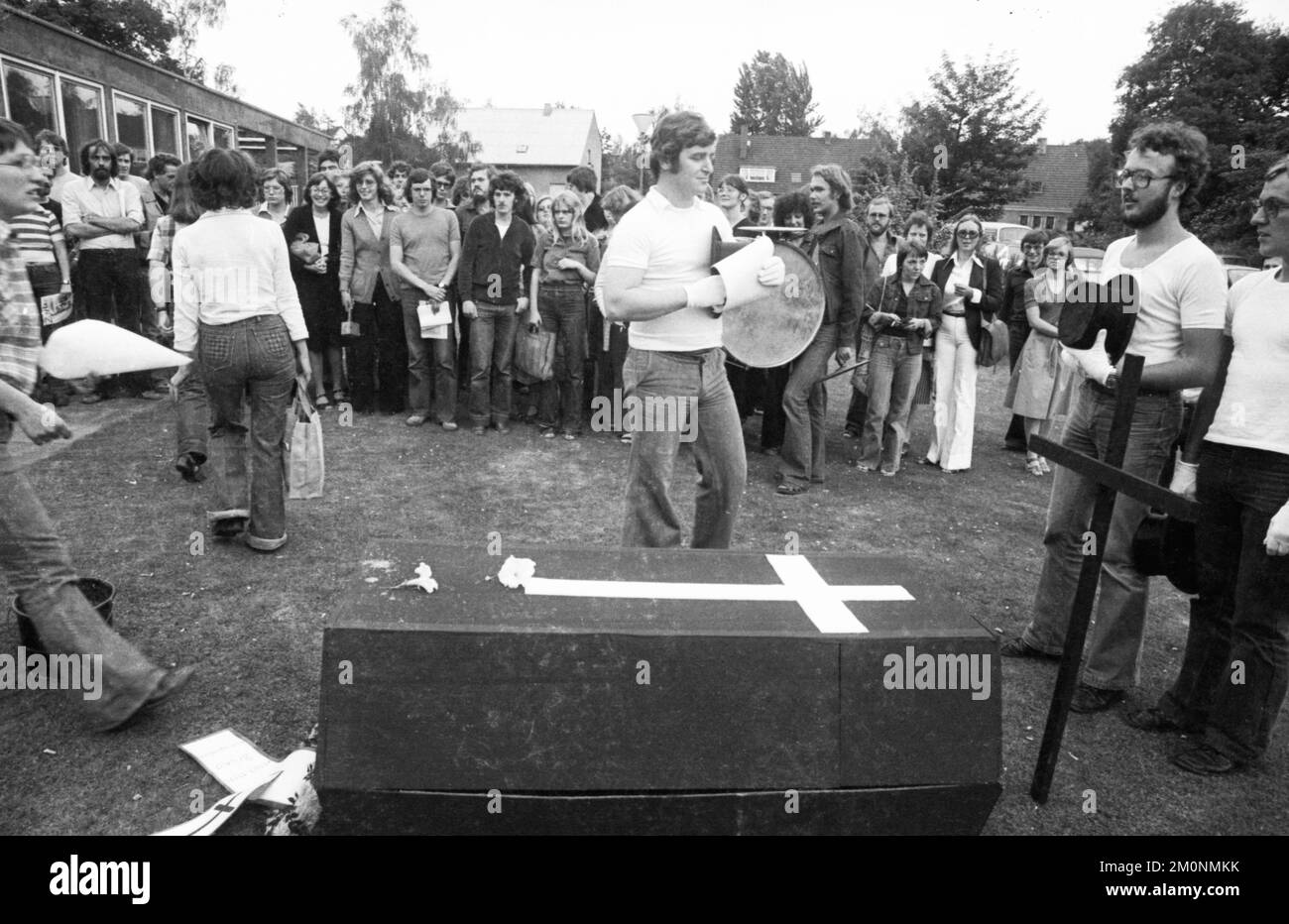 Les étudiants de l'Abendgymnasium à Dortmund ont protesté contre la réforme de l'éducation, qui, selon leur menace, affecte l'educ 2nd Banque D'Images