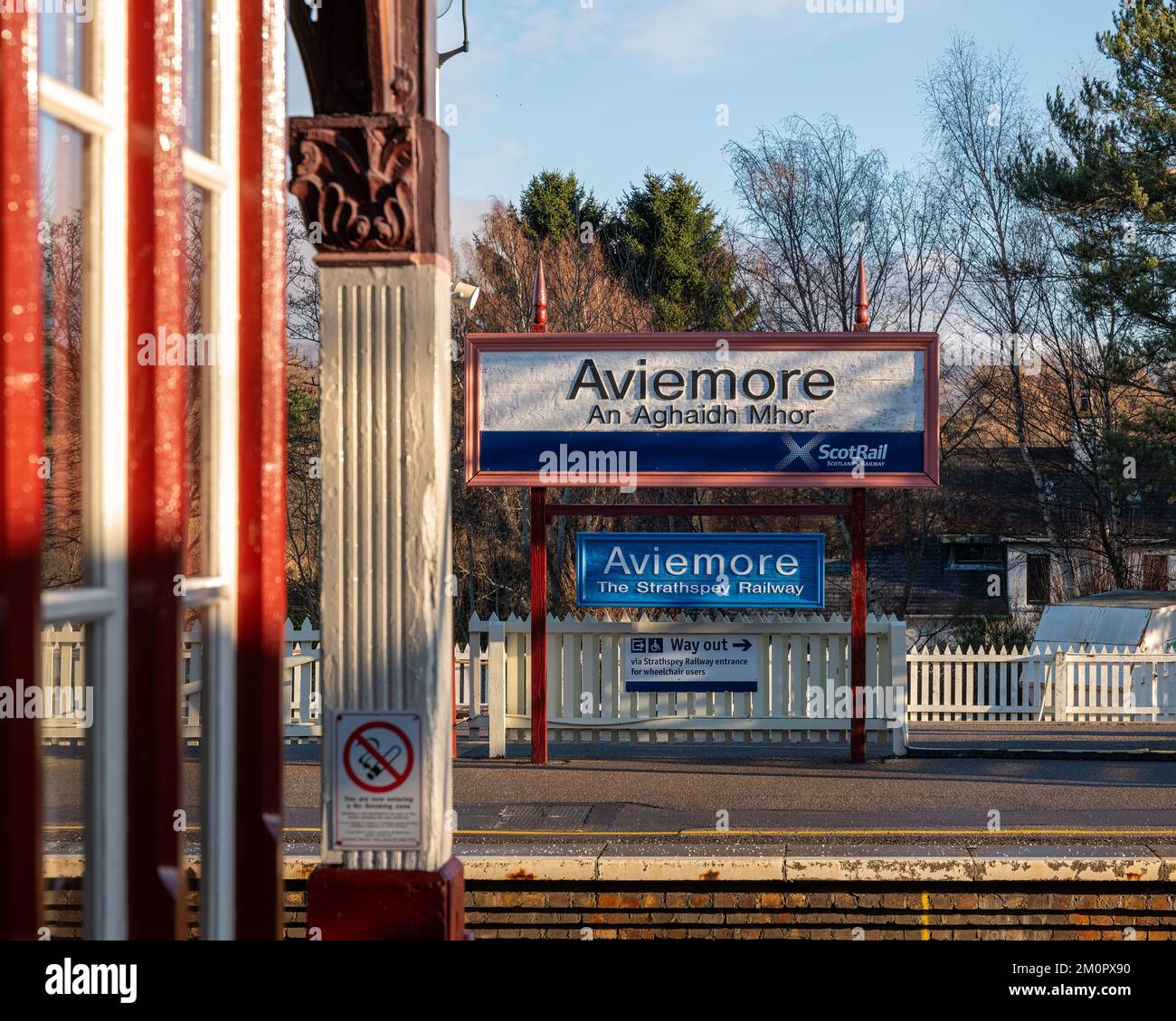 5 décembre 2022. Aviemore, Highlands et îles, Écosse. Il s'agit de la gare d'Aviemore, le chemin de fer de Strathspey, un après-midi ensoleillé. Banque D'Images