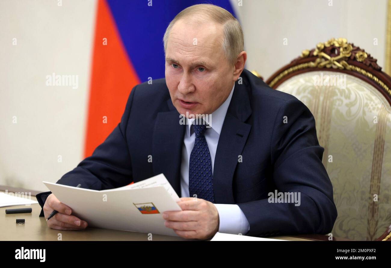 Moscou, Russie. 07th décembre 2022. Le président russe Vladimir Poutine assiste à la réunion annuelle du Conseil présidentiel pour la société civile et les droits de l'homme par liaison vidéo du Kremlin, 7 décembre 2022, à Moscou, en Russie. Credit: Mikhail Metzel/Kremlin Pool/Alamy Live News Banque D'Images