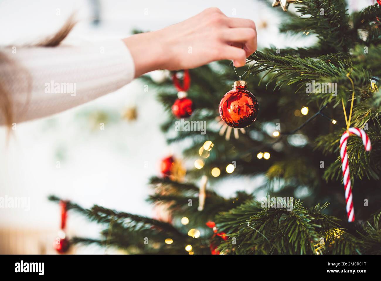 Décoration de l'arbre de Noël - c'est l'heure de Noël Banque D'Images