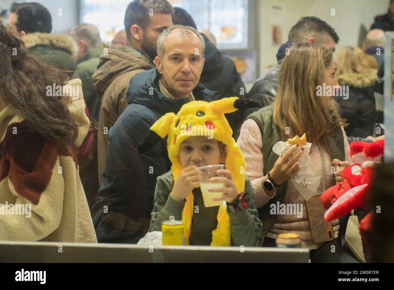 Marché de Noël 2022 et lumières de Noël sur la place principale de