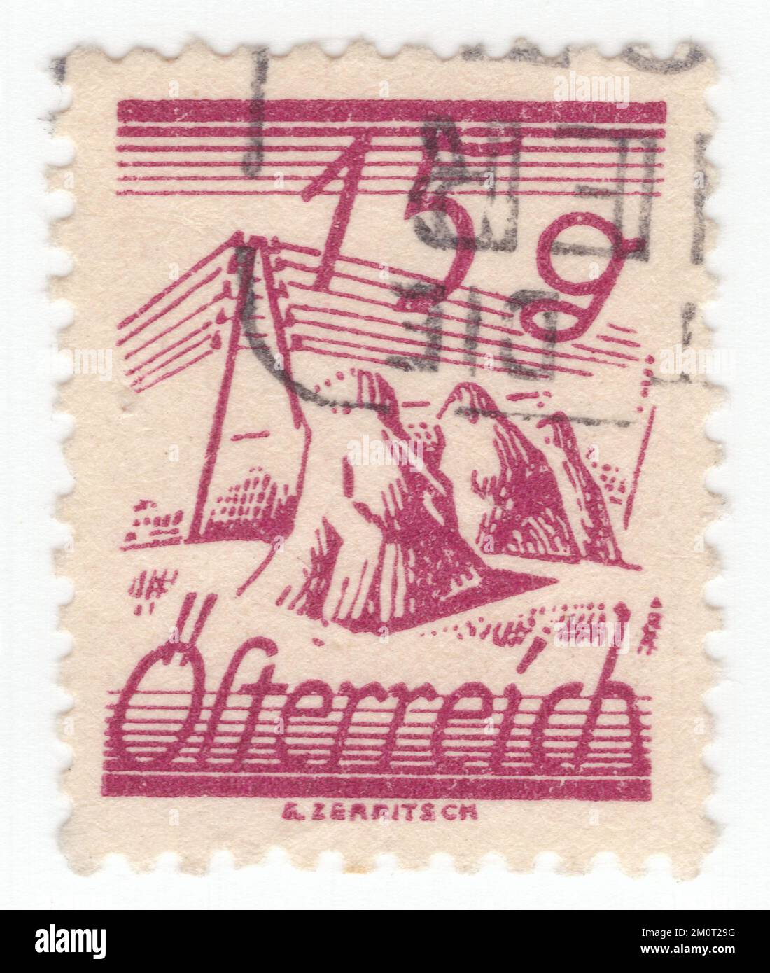 AUTRICHE - 1925: Timbre-poste autrichien original annulé 15 gros-chen en lilas rouge avec scène rurale — champs croisés par des fils télégraphiques Banque D'Images