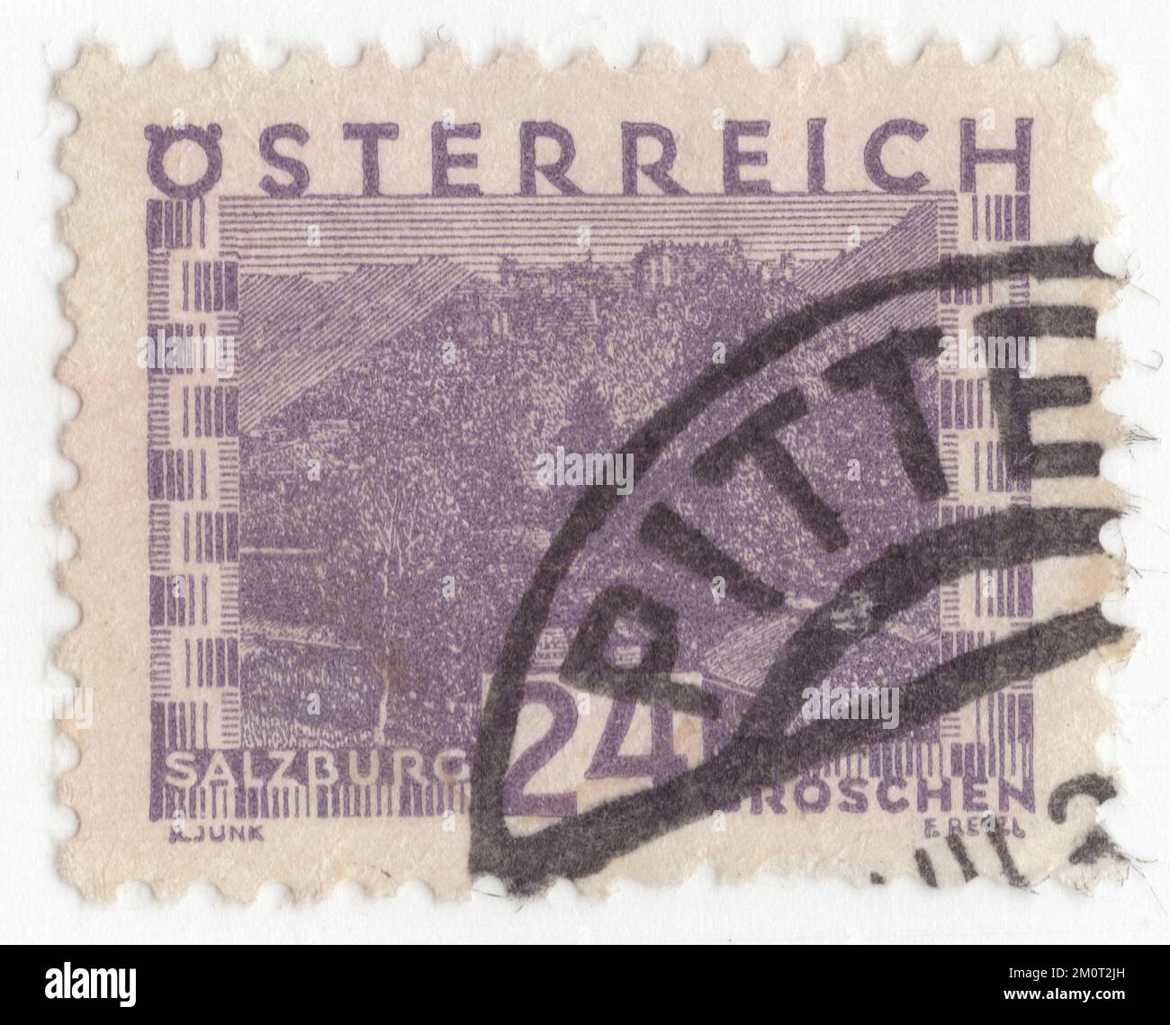AUTRICHE - 1932: Original annulé Austrian 24 gros chen timbre-poste violet terne. Villes autrichiennes: Salzbourg Banque D'Images