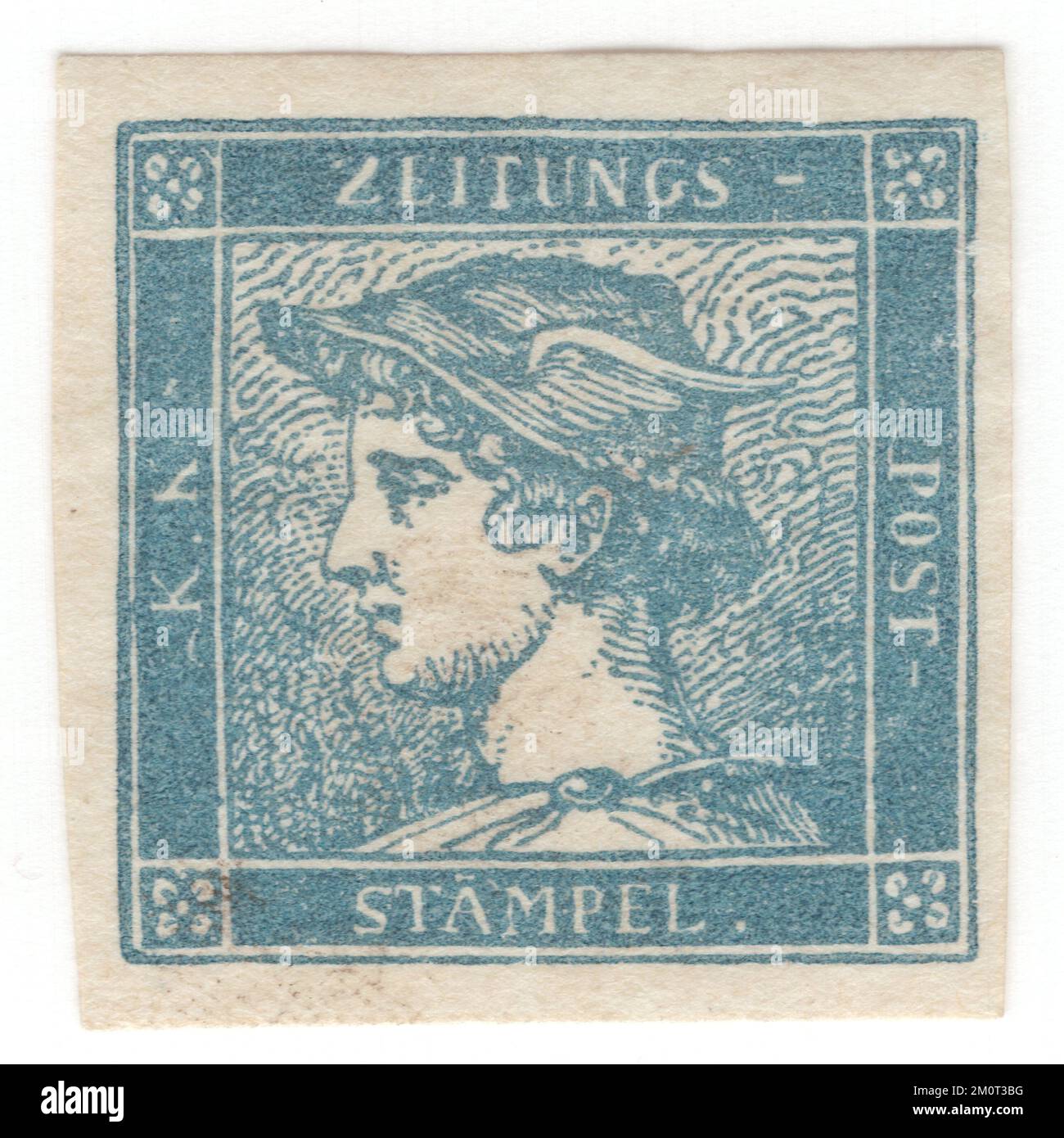 AUTRICHE — 1851: Un timbre bleu de 0,60 kreuzer. Tête stylisée du dieu Mercure (Hermes), en carré. Le premier numéro de la monarchie autrichienne des timbres de journaux Banque D'Images