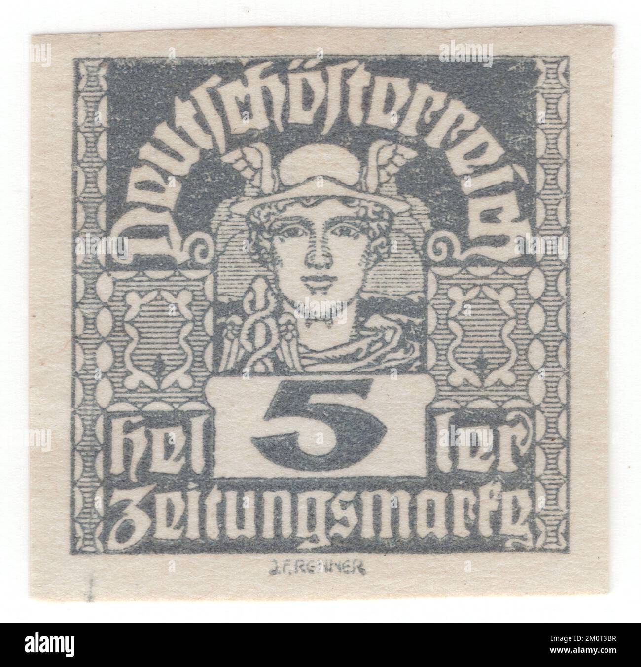 AUTRICHE — 1920: Un timbre de journal en ardoise heller de 5. Tête stylisée du dieu Mercure (Hermes) et ornement. Numéro de la première République Banque D'Images