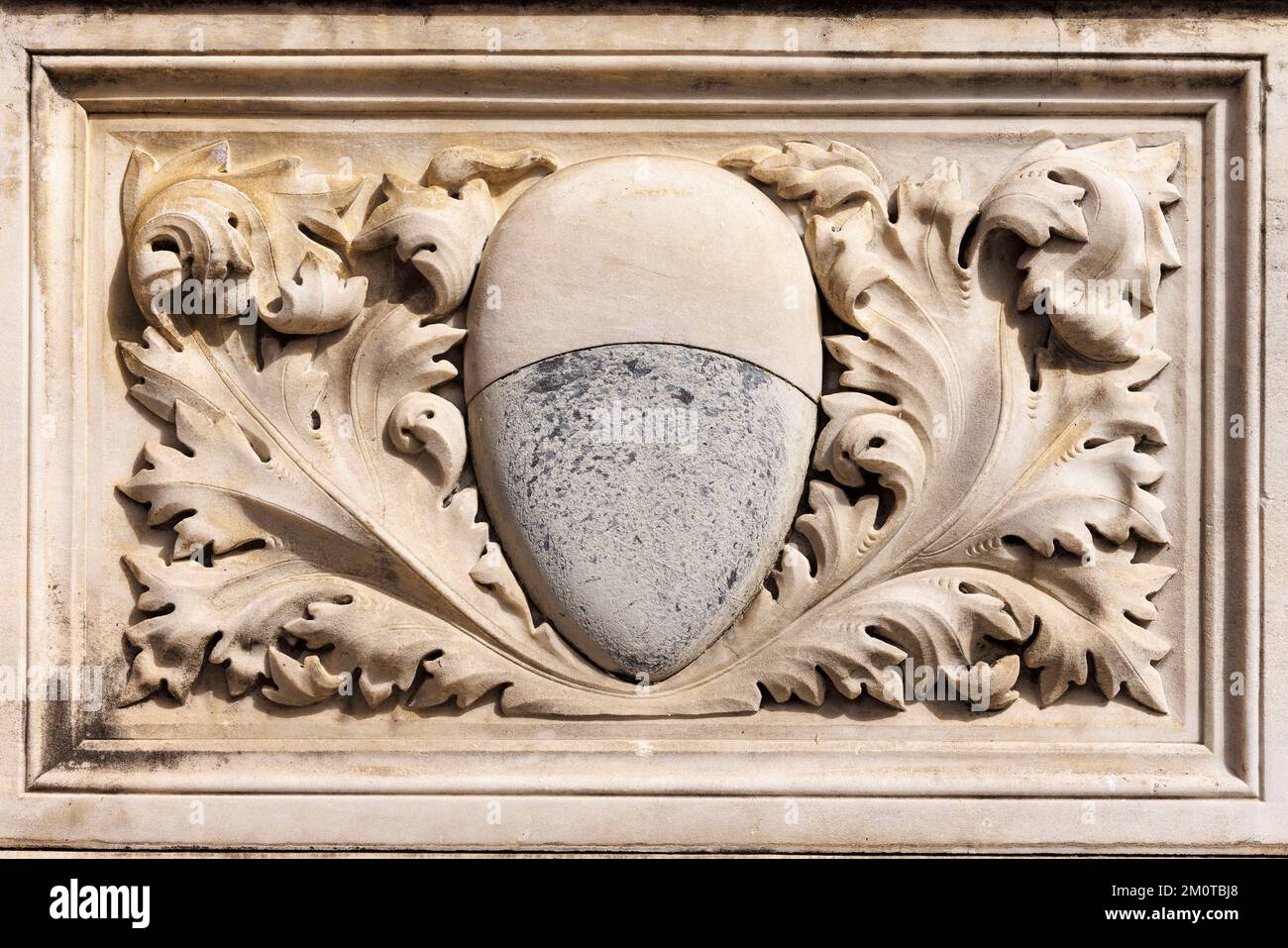 Italie, Toscane, Sienne, classée au patrimoine mondial de l'UNESCO, Piazza del Campo, fontaine fonte Gaia, armes de la ville de sculpture (Balzana) Banque D'Images