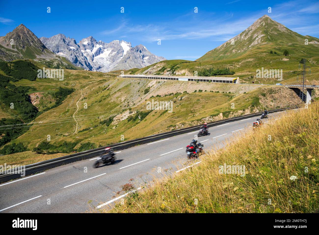 France, Hautes-Alpes, le mon?tier-les-bains, le Col du Lautaret (2057m) sur la  route des grandes Alpes, les sommets de la Meije (3983m) en arrière-plan  avec le glacier de l'Homme et le glacier du