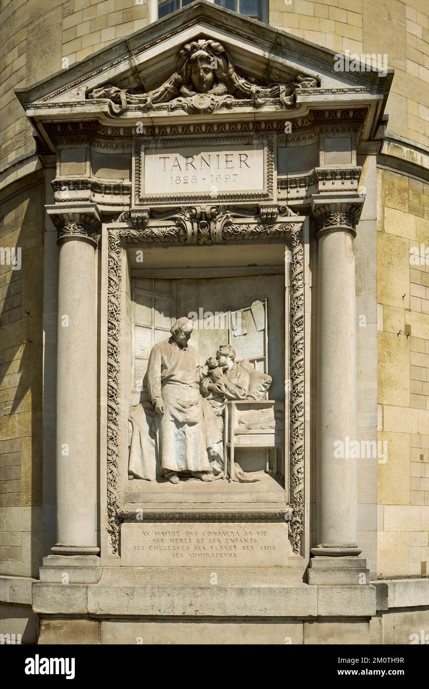 France, Paris, place de l'Observatoire, Monument au professeur Stéphane