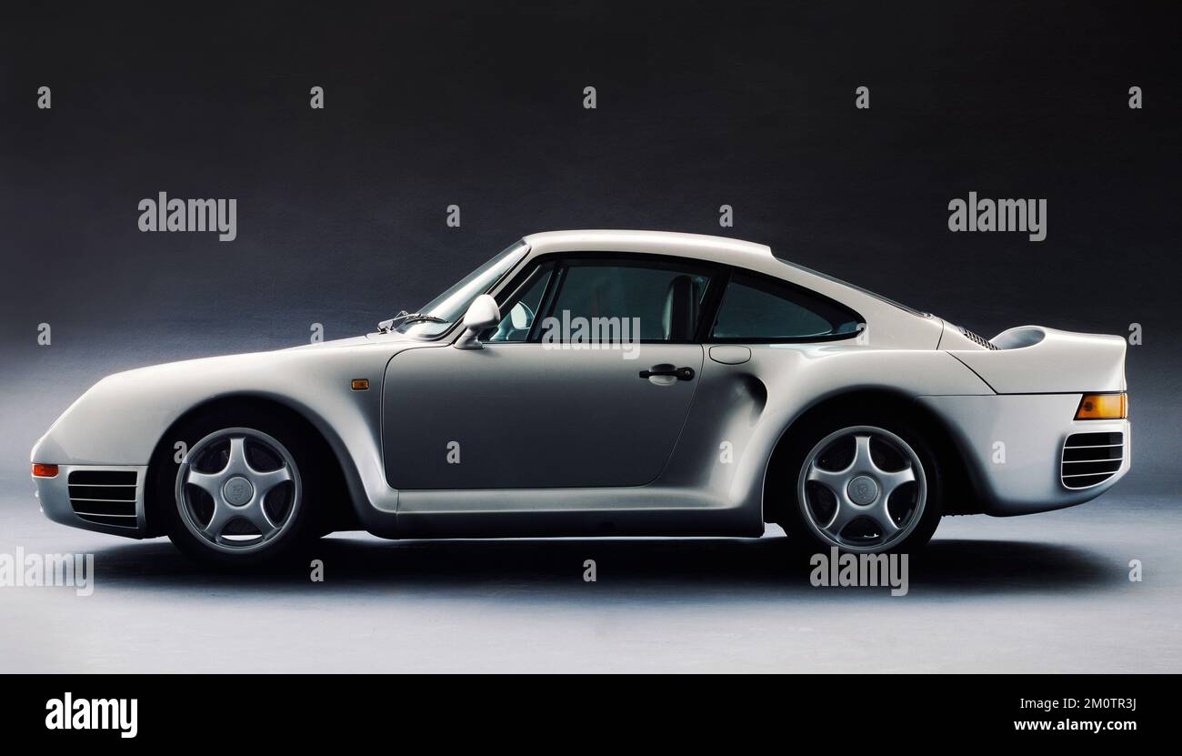 Image numérisée d'un studio tourné voiture Porsche 911 à Londres, Royaume-Uni tourné sur film vers 1985 Banque D'Images