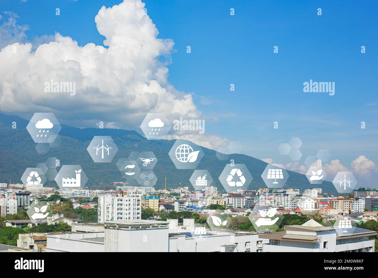 La ville de technologie environnementale s'associe à la vie de la nature ou au concept écologique de l'énergie verte. Objectifs de développement durable de l'alimentation électrique. Les ODD. Banque D'Images