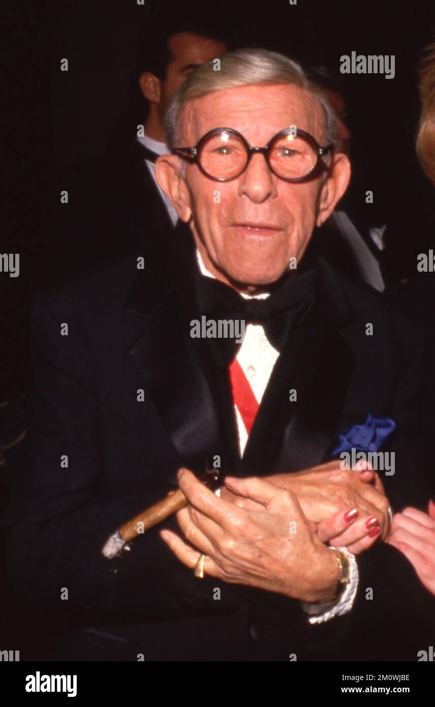 George Burns Circa années 1980 . Crédit: Ralph Dominguez/MediaPunch Banque D'Images