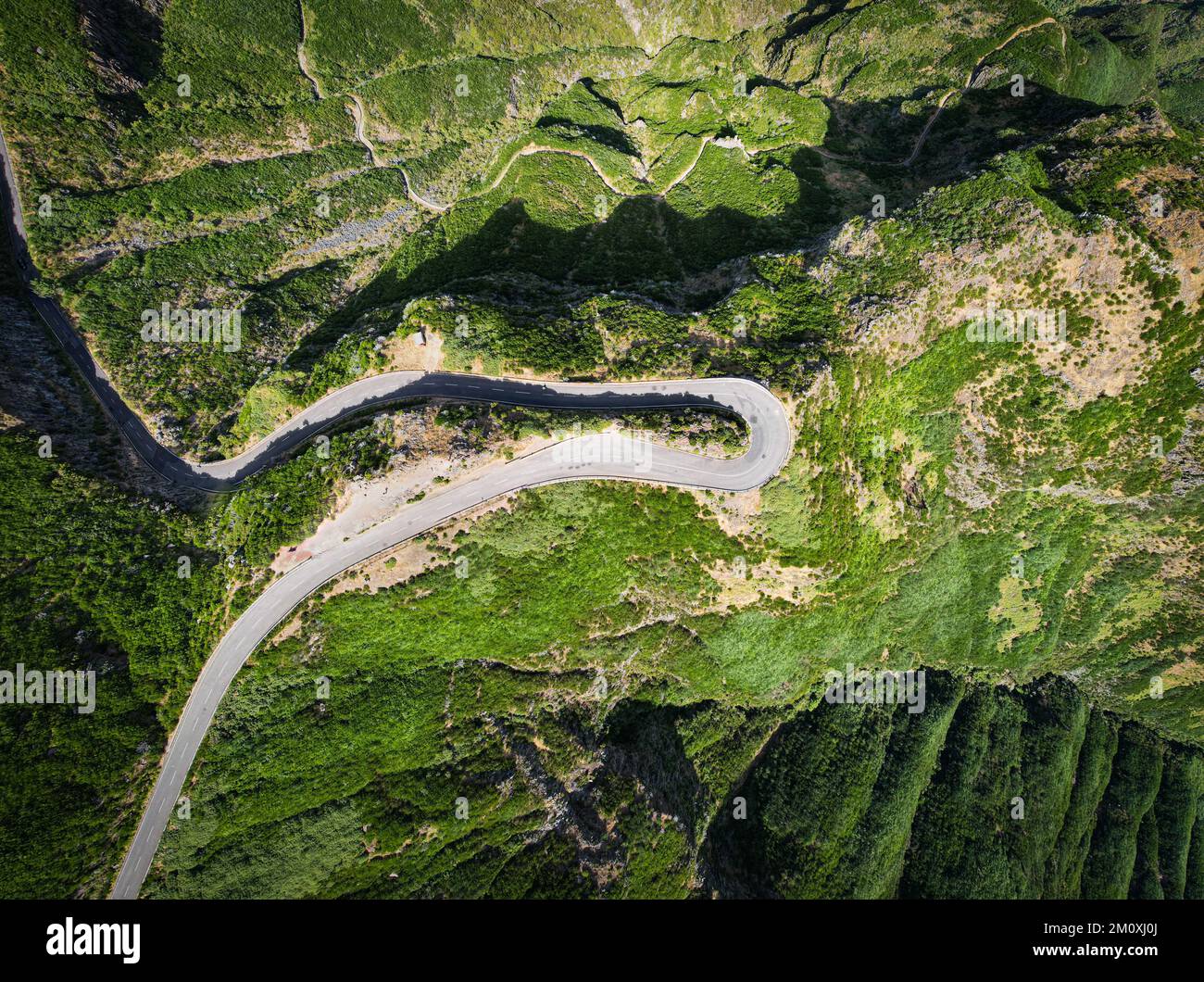 Route de serpent à Madère de la vue de drone. Banque D'Images