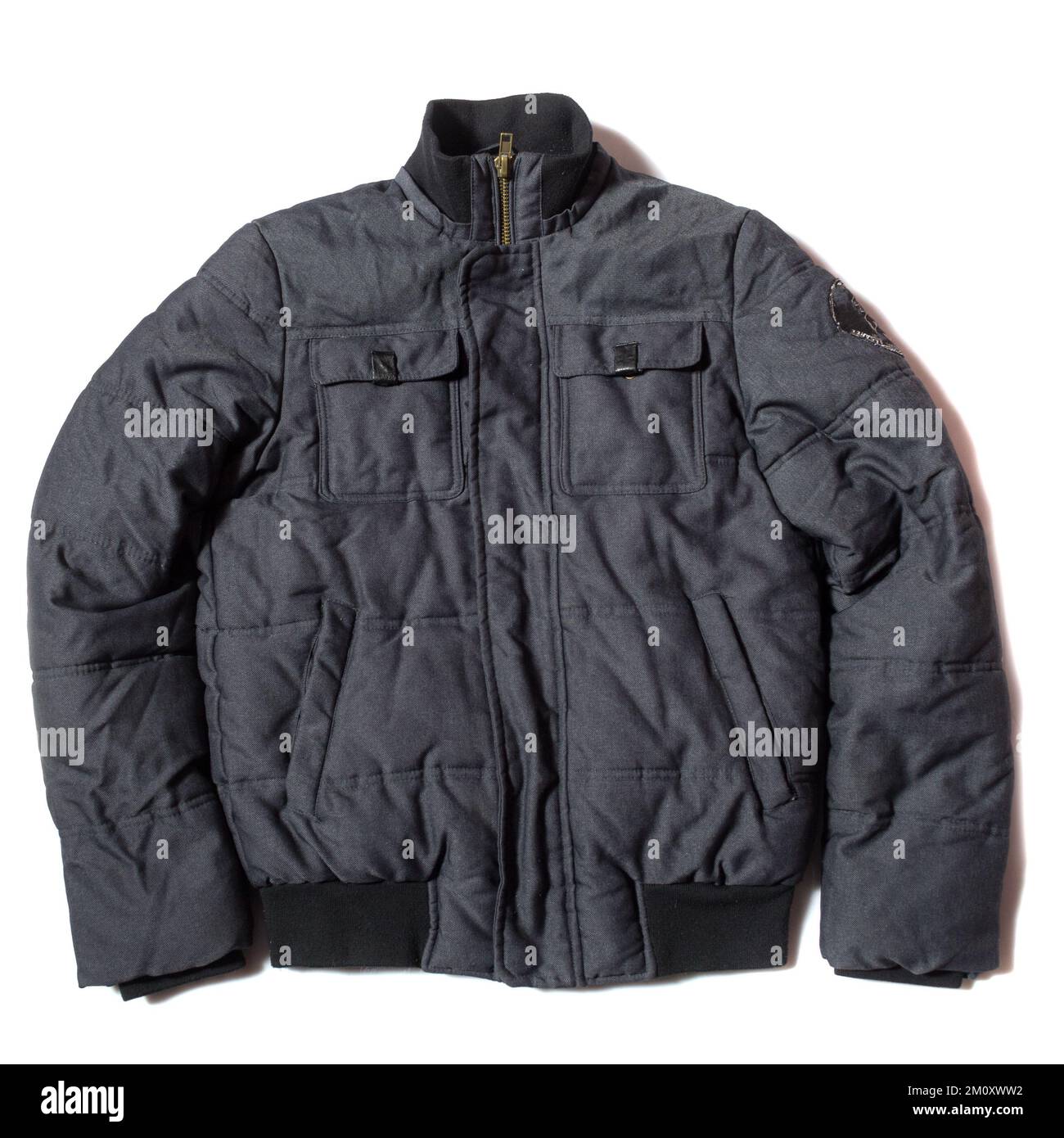 Blouson en duvet d'hiver gris Banque D'Images