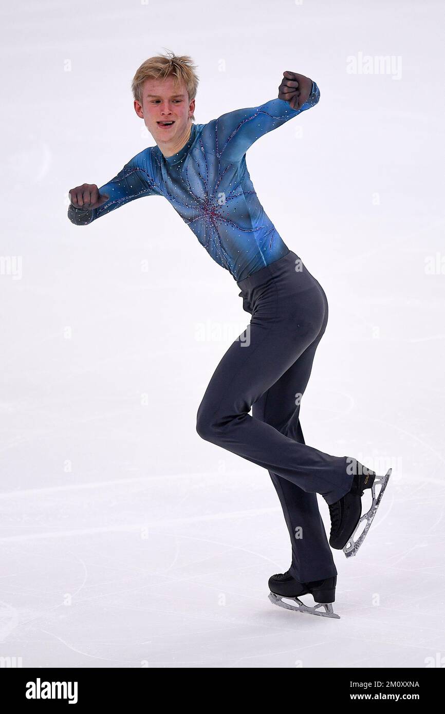 Turin, Italie. 08 décembre 2022. Daniel Grassl, d'Italie, participe au programme Men Short au premier jour de la finale du Grand Prix de patinage artistique de l'UIP. Nicolò Campo/Alay Live News Banque D'Images