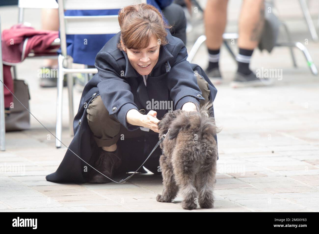 Anna Friel films Marcella Banque D'Images