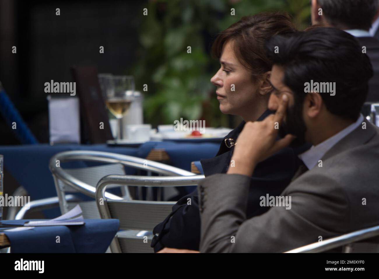 Anna Friel films Marcella Banque D'Images